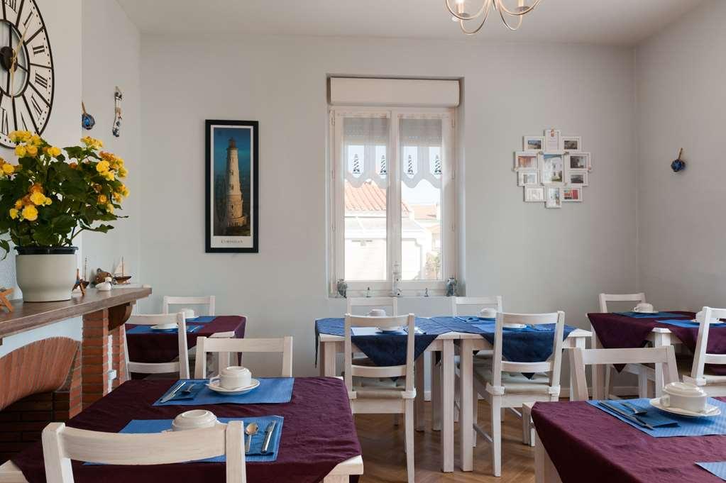 The Originals Access, Hotel Corinna, Роаян Съоръжения снимка